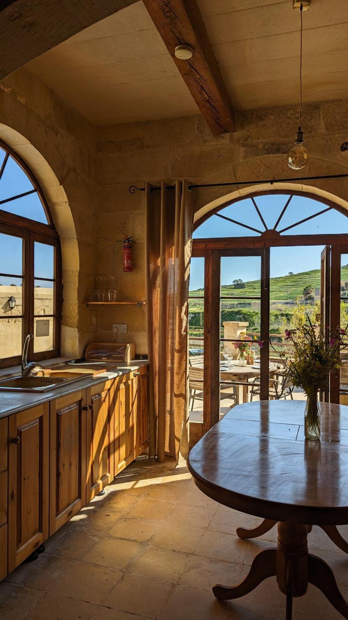 גאסרי Soluna Boutique Guesthouse מראה חיצוני תמונה